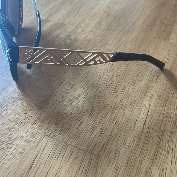 Tory Burch Sunglasses TY9034 - Picture 2 of 7